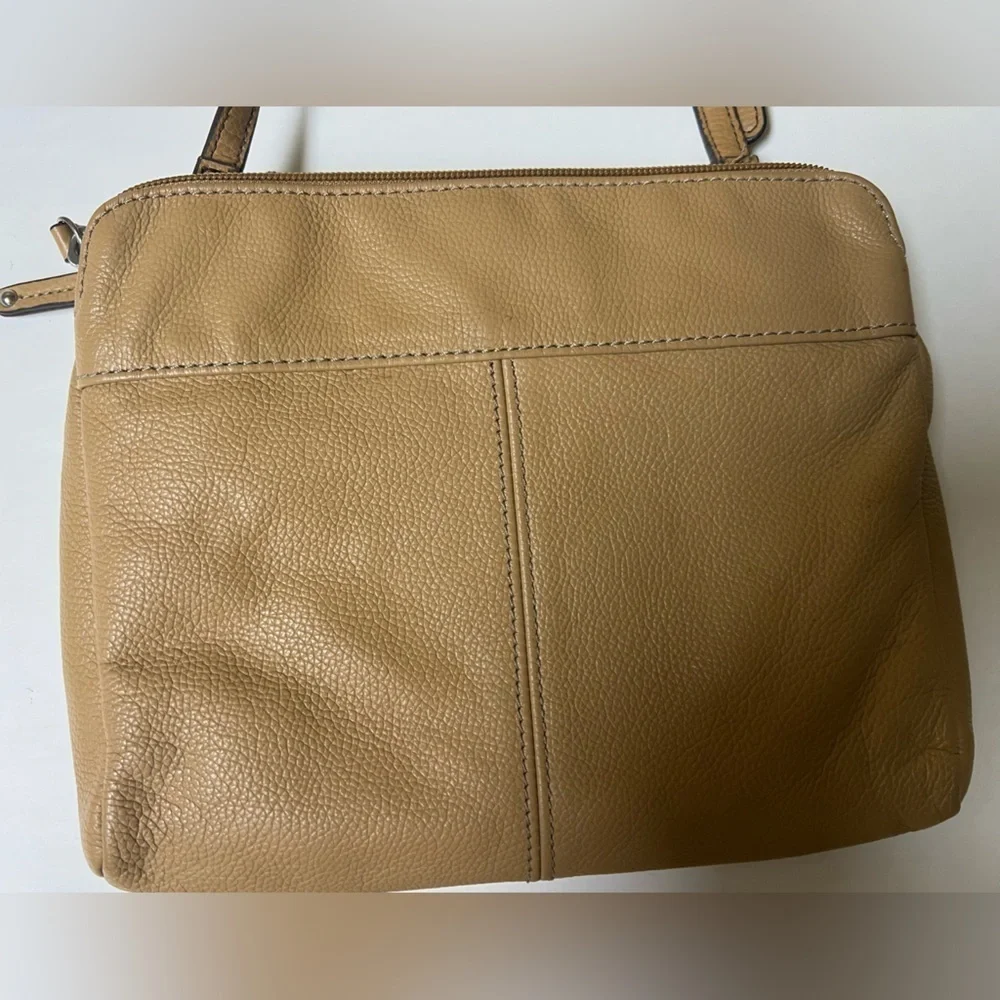 TIGNANELLO TAN LEATHER CROSSBODY BAG 9”x 8” STRIPED INTERIOR LINING